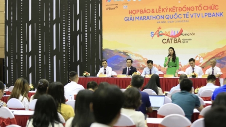 Runners to discover beautiful Cat Ba at VTV LPBank Marathon 2024